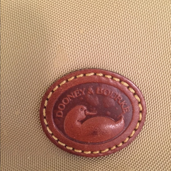 Dooney and Bourke crossbody - Picture 4 of 6